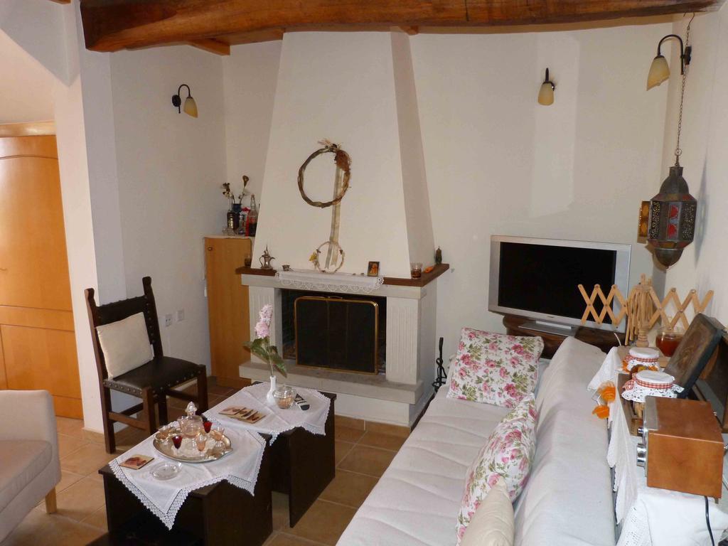 The Garden Villas Maleme  Room photo