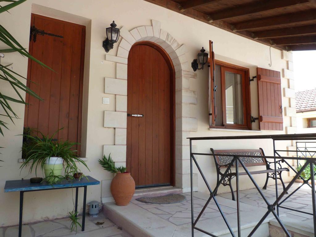 The Garden Villas Maleme  Room photo